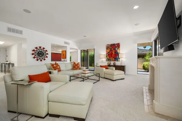 $1,099,000 | 7 Dartmouth Drive, Rancho Mirage, CA 92270
