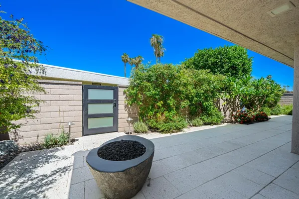 $1,099,000 | 7 Dartmouth Drive, Rancho Mirage, CA 92270
