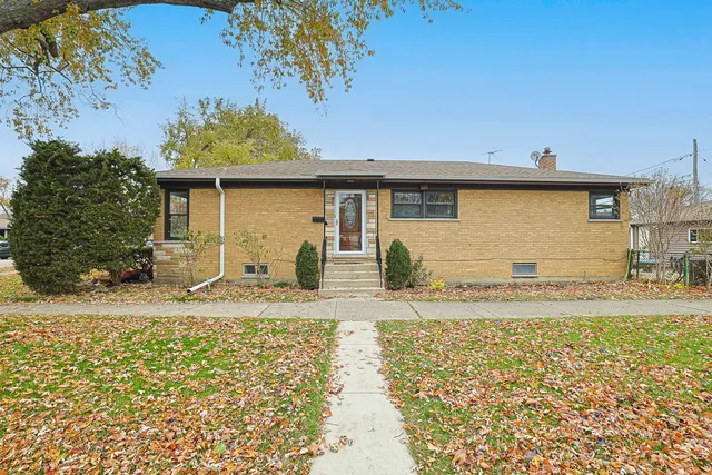 $585,900 | 7501 East Prairie Road, Skokie, IL 60076