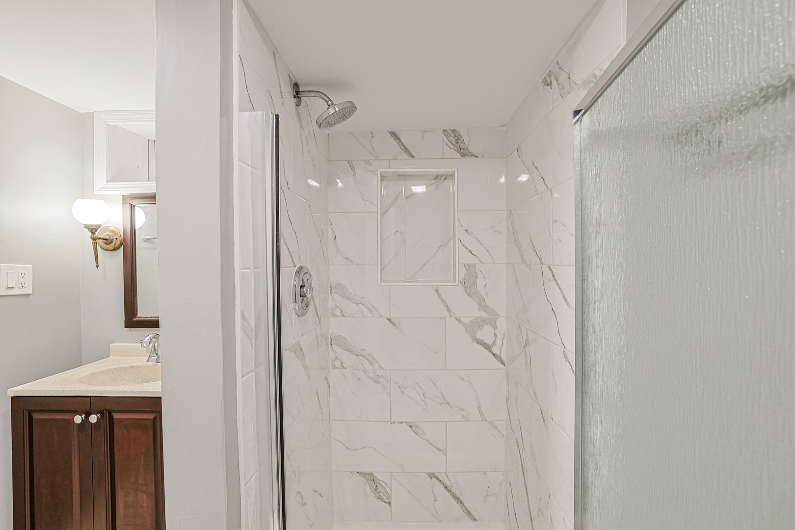 7501 East Prairie Road Skokie, IL 60076 - Photo 11 of 36