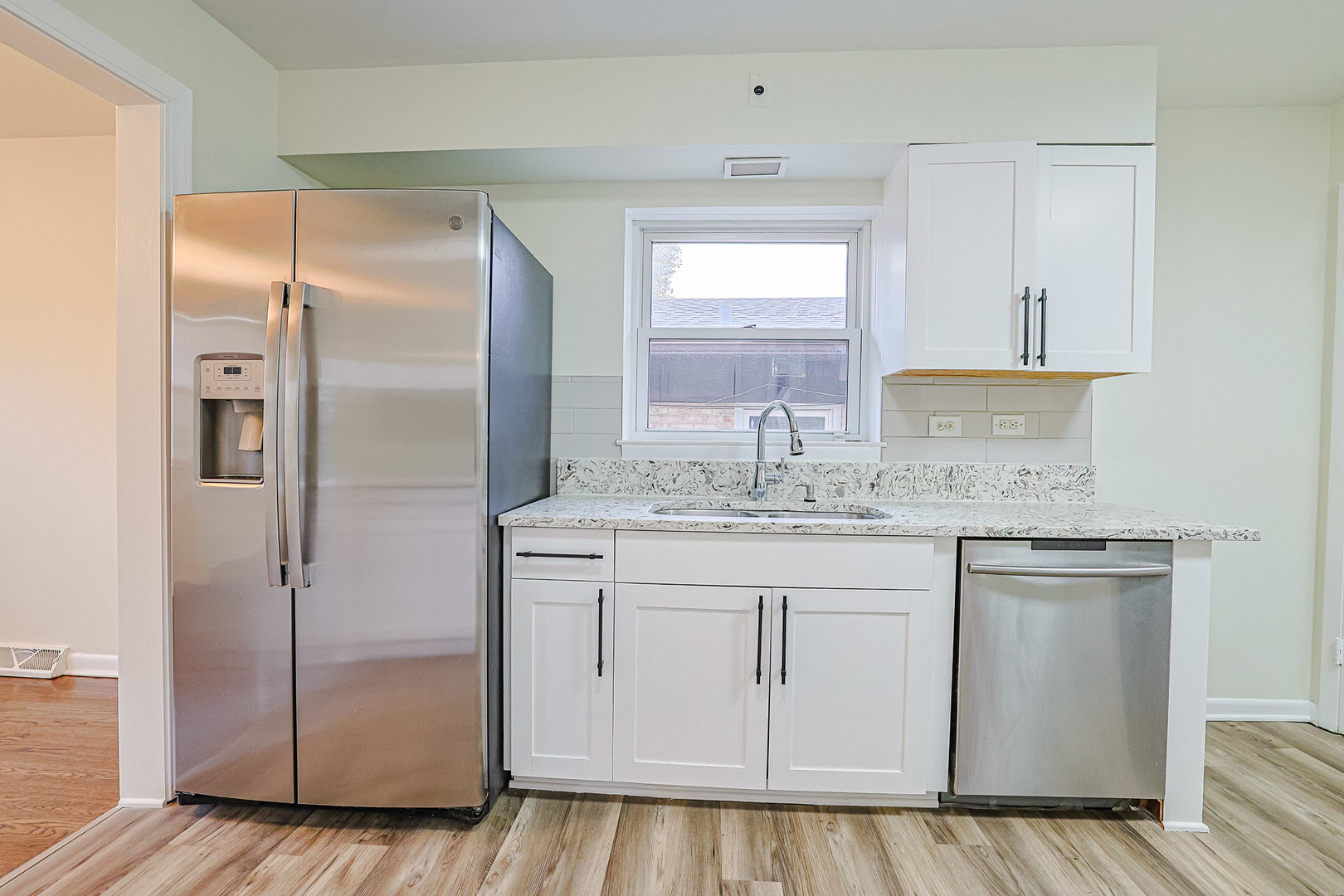 7501 East Prairie Road Skokie, IL 60076 - Photo 14 of 36