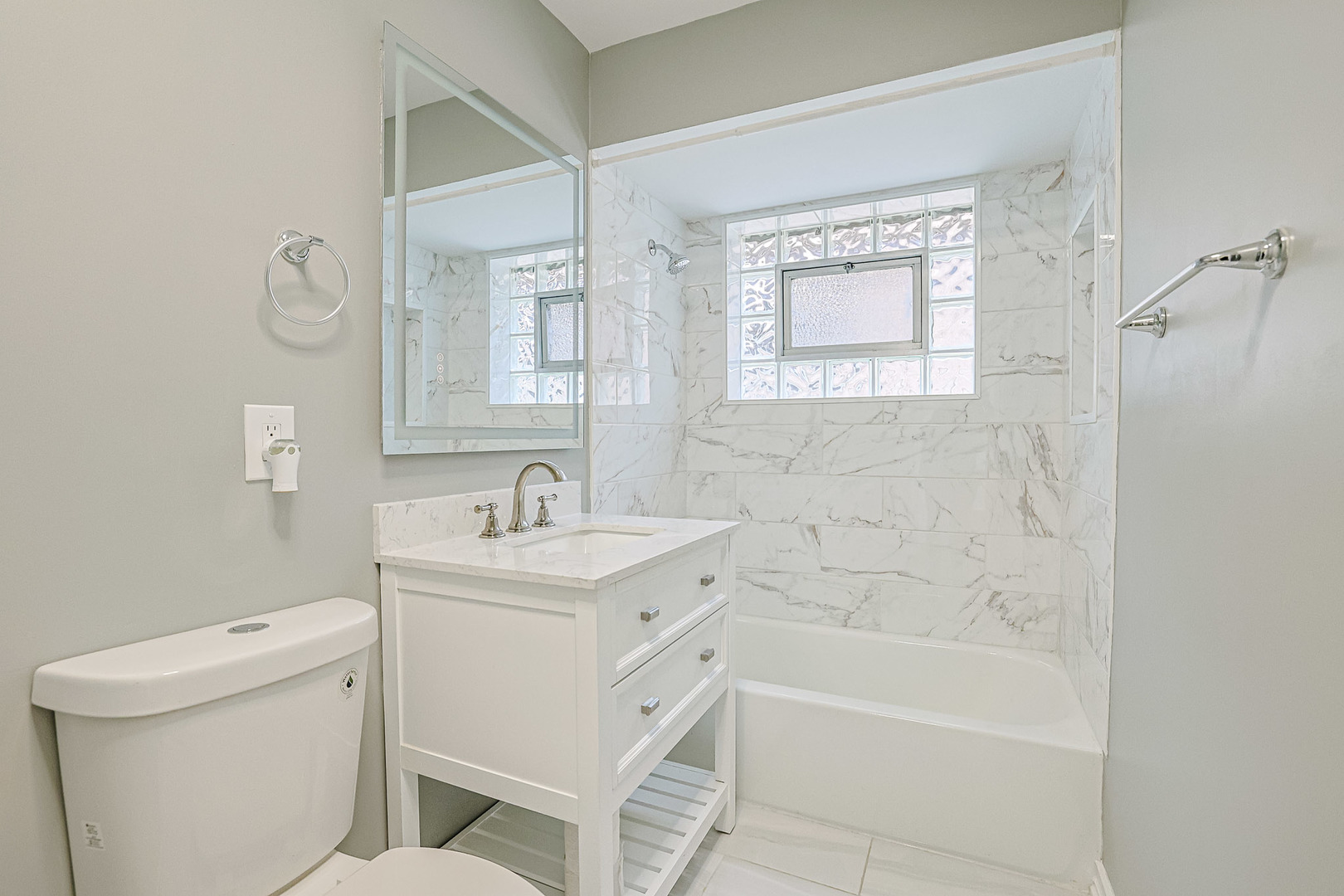 7501 East Prairie Road Skokie, IL 60076 - Photo 19 of 36