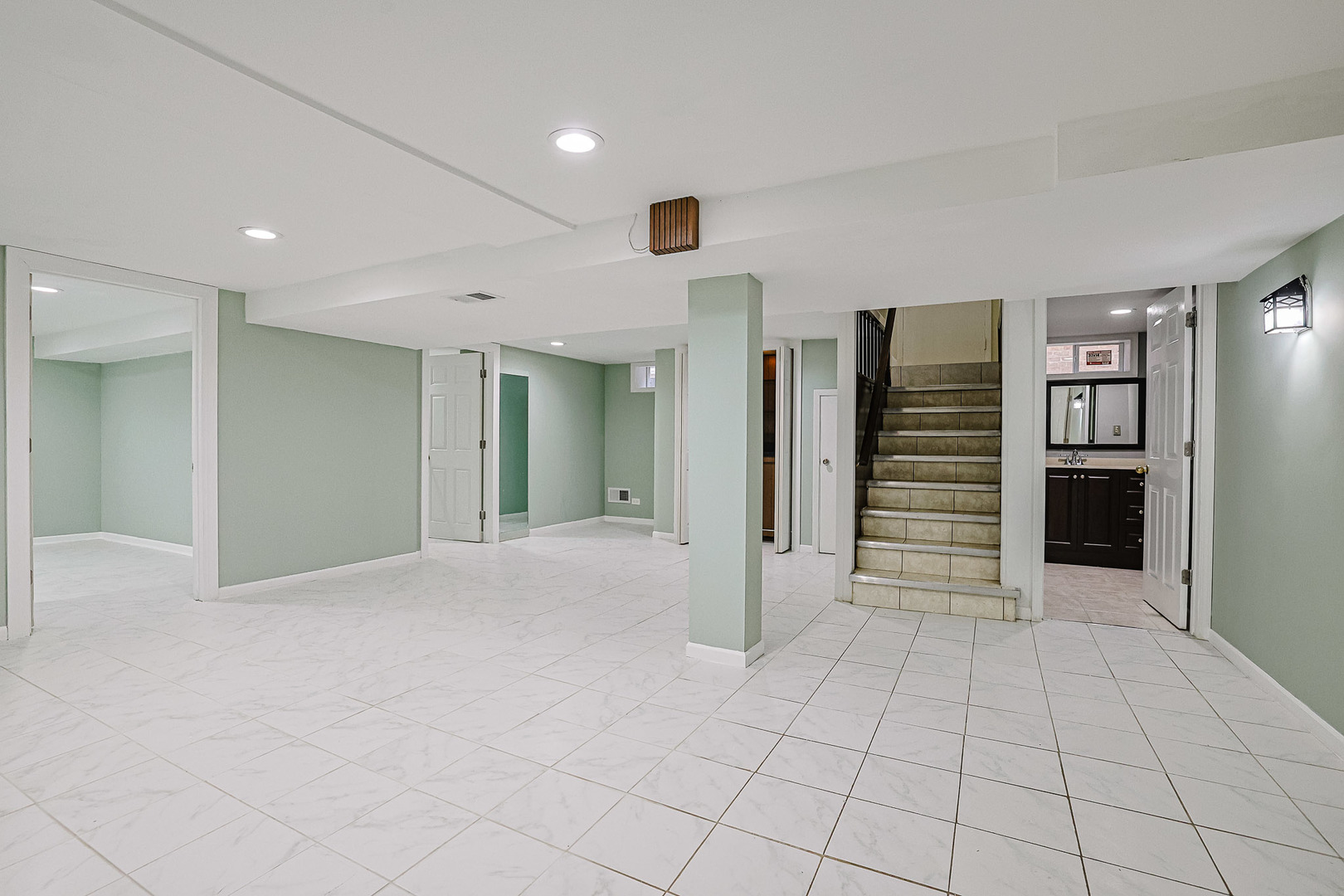 7501 East Prairie Road Skokie, IL 60076 - Photo 24 of 36