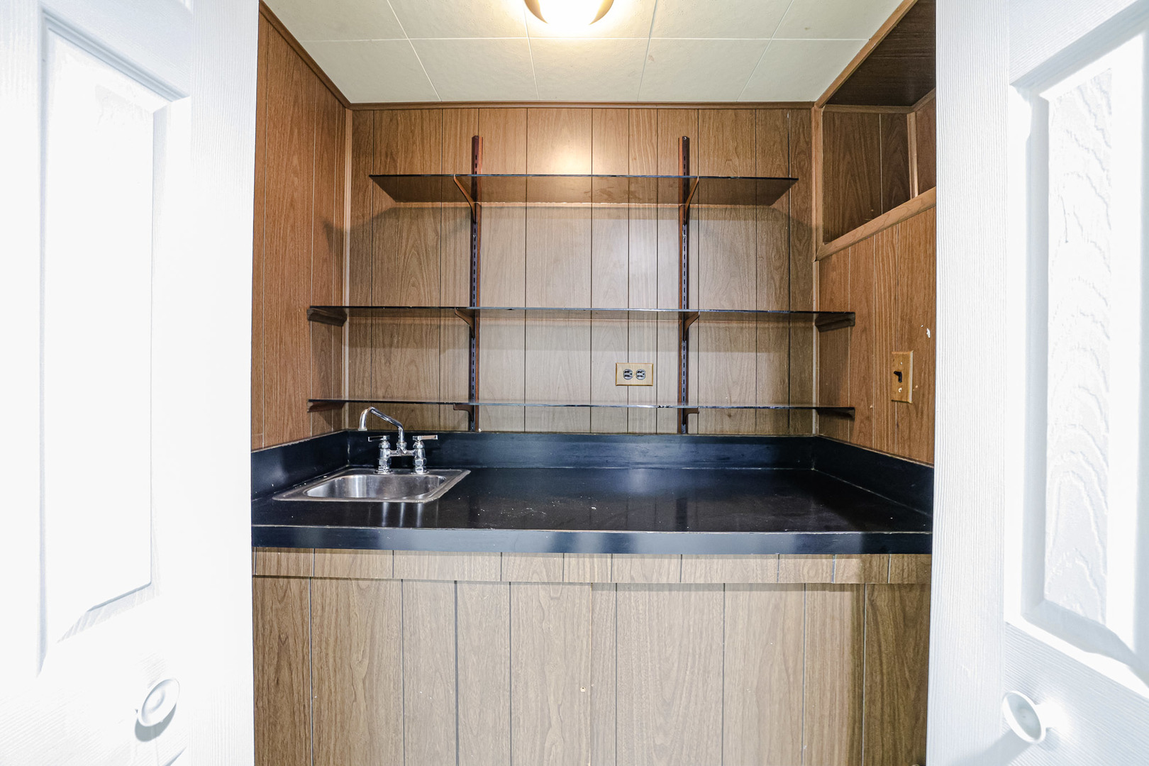 7501 East Prairie Road Skokie, IL 60076 - Photo 25 of 36