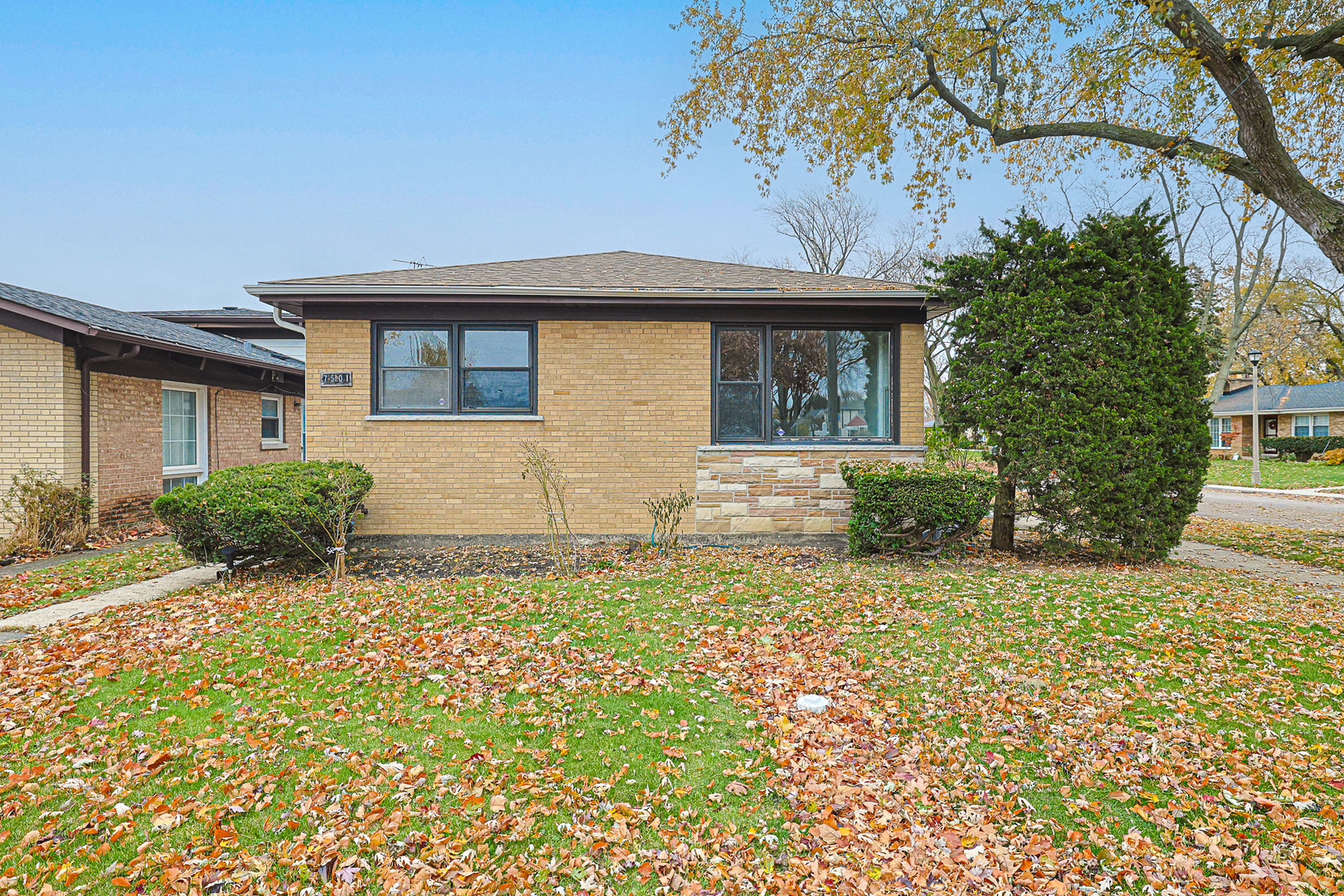 7501 East Prairie Road Skokie, IL 60076 - Photo 3 of 36
