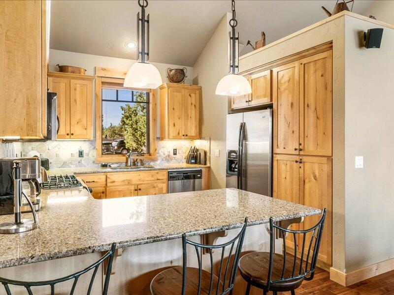 16644 South W Brasada Ranch Road, Unit 109 Powell Butte, OR 97753 - Photo 11 of 29 27-Drew Media