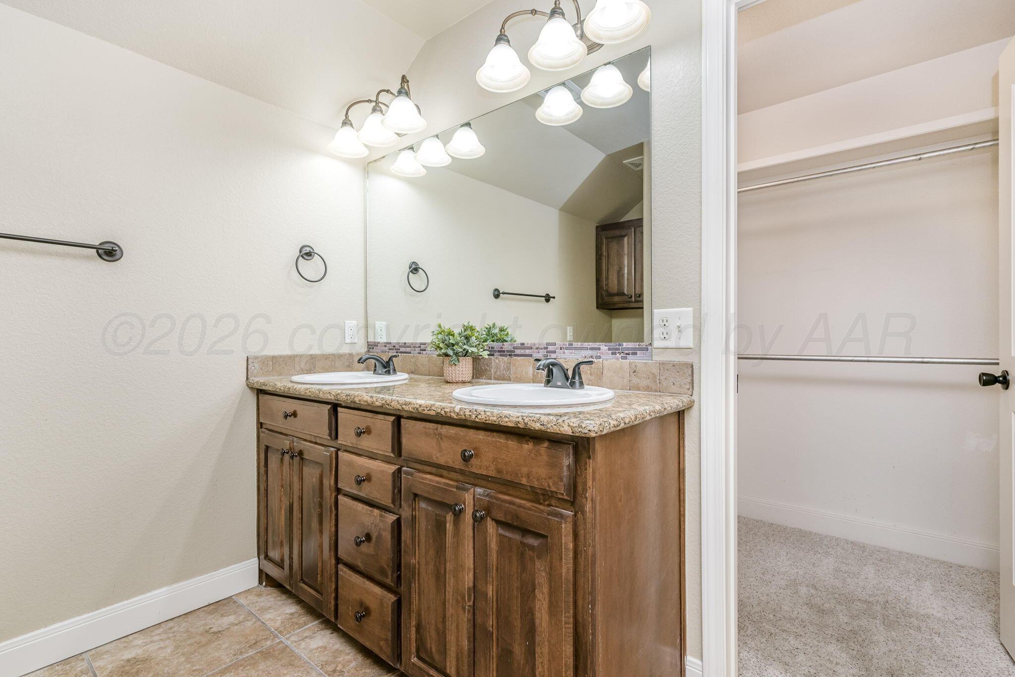 6508 Caddell Street Amarillo, TX 79119 - Photo 14 of 20 Guest Bathroom 3