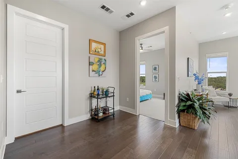 $400,000 | 4501 Jackson Avenue, Unit 5205, Austin, TX 78731