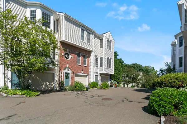 $649,500 | 80 Bywater Lane, Unit 80, Bridgeport, CT 06605