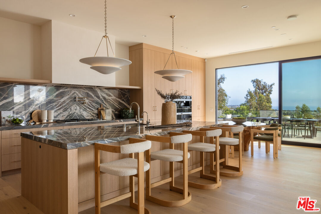 29924 Harvester Road Malibu, CA 90265 - Photo 8 of 30