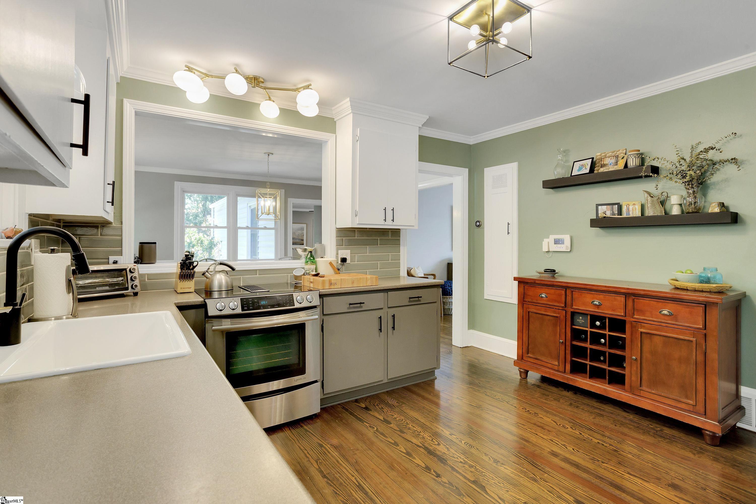 305 Summit Drive Greenville, SC 29609 - Photo 15 of 36