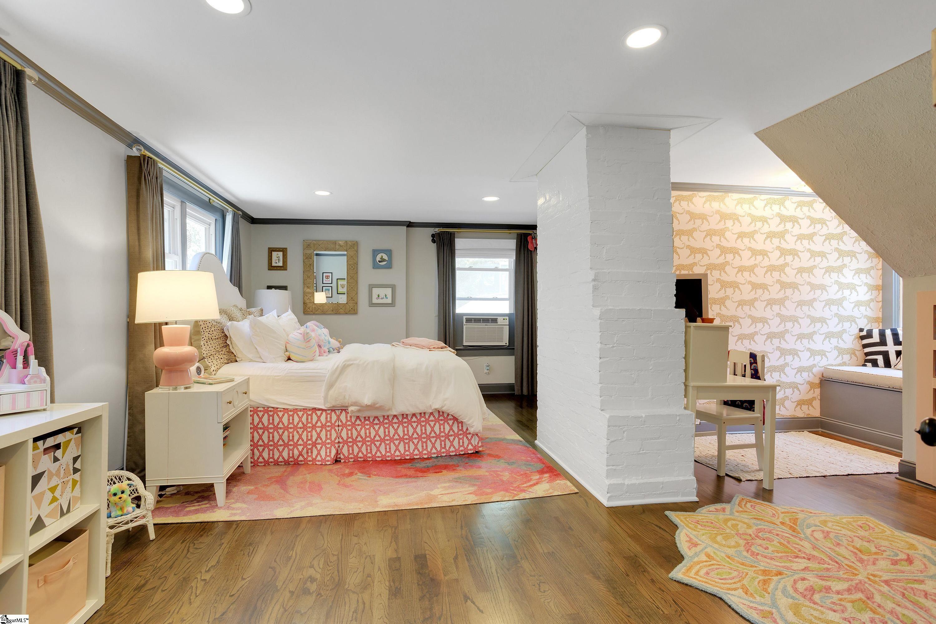 305 Summit Drive Greenville, SC 29609 - Photo 25 of 36