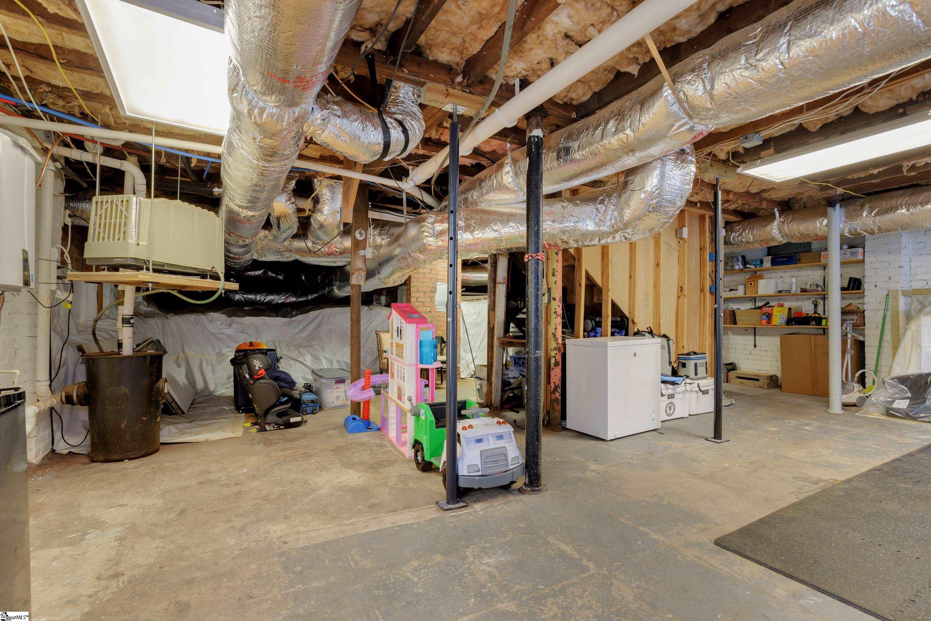 305 Summit Drive Greenville, SC 29609 - Photo 30 of 36