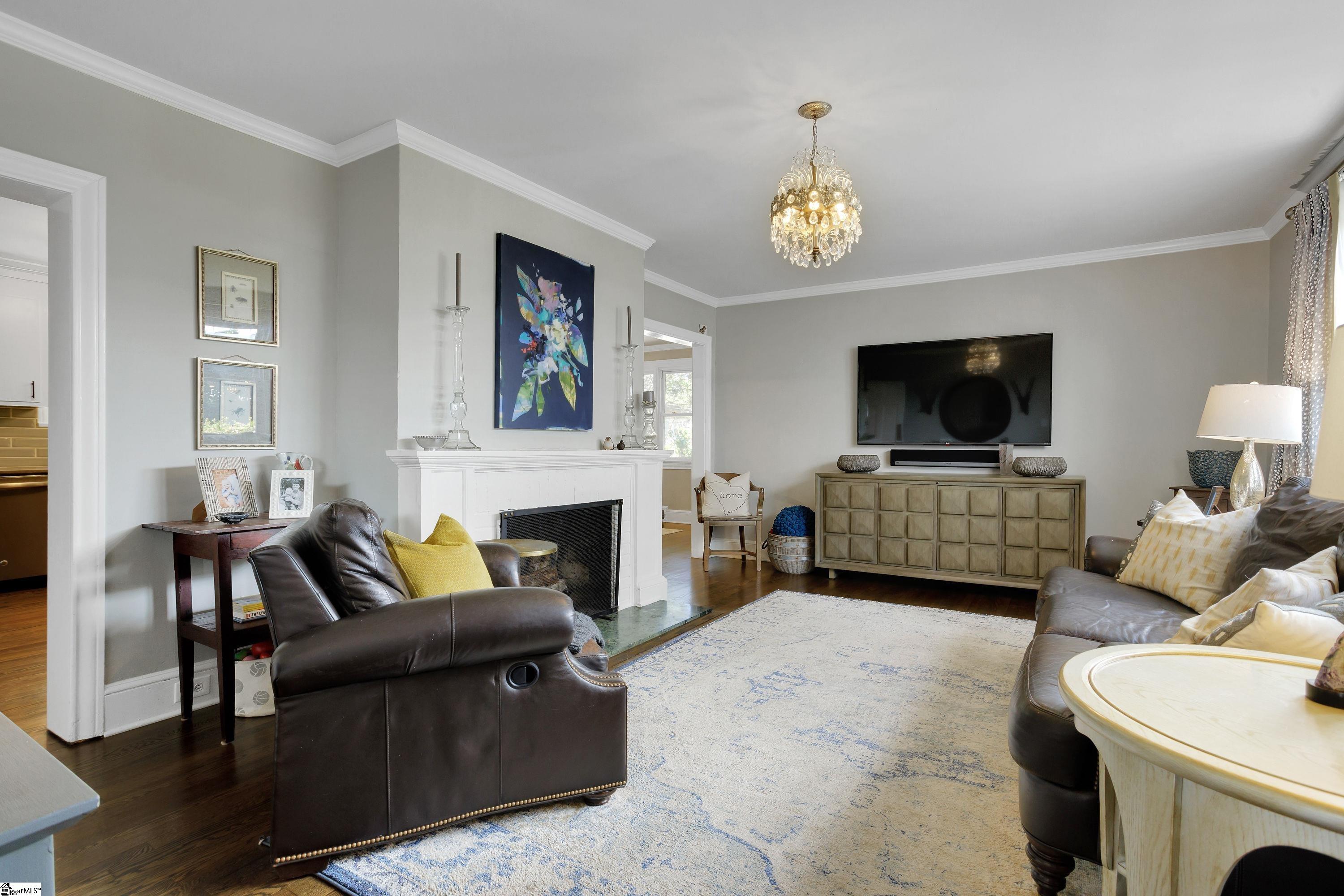 305 Summit Drive Greenville, SC 29609 - Photo 4 of 36