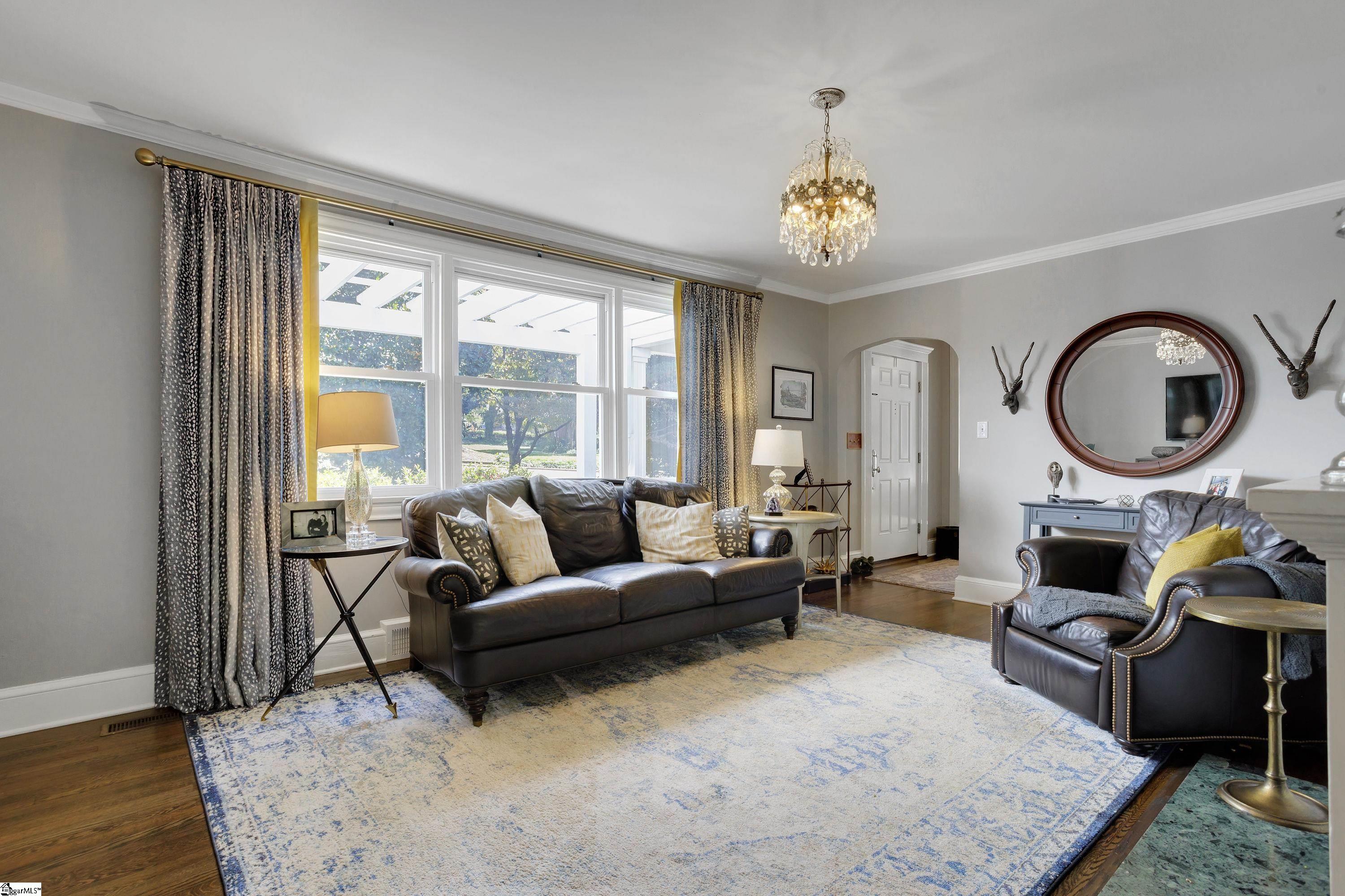 305 Summit Drive Greenville, SC 29609 - Photo 5 of 36