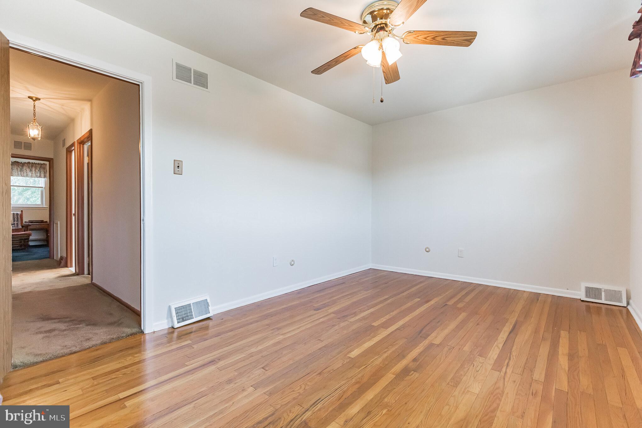 7417 Hill Road Philadelphia, PA 19128 - Photo 19 of 30 Gallery Image 19