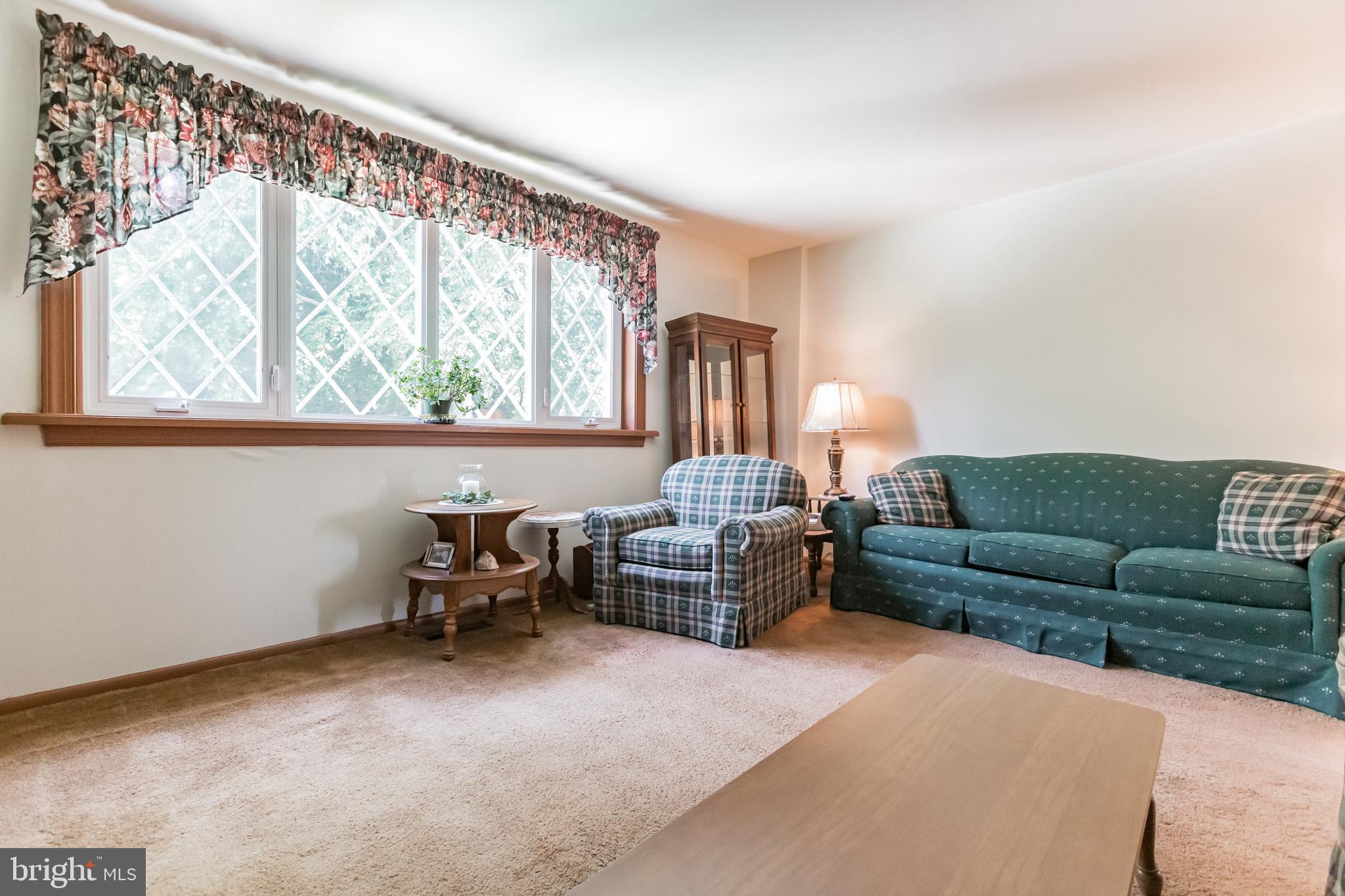 7417 Hill Road Philadelphia, PA 19128 - Photo 4 of 30 Gallery Image 4