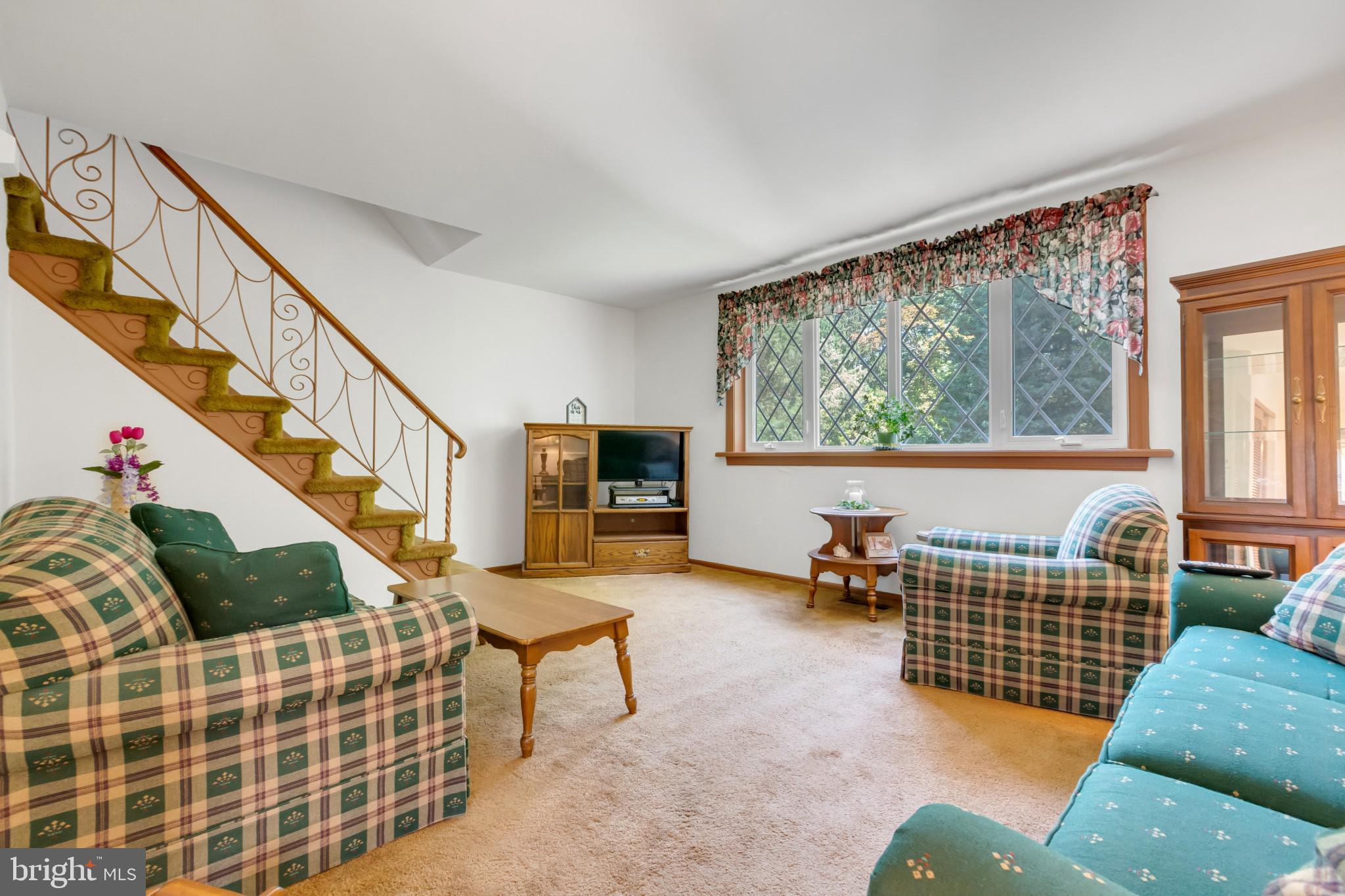7417 Hill Road Philadelphia, PA 19128 - Photo 6 of 30 Gallery Image 6