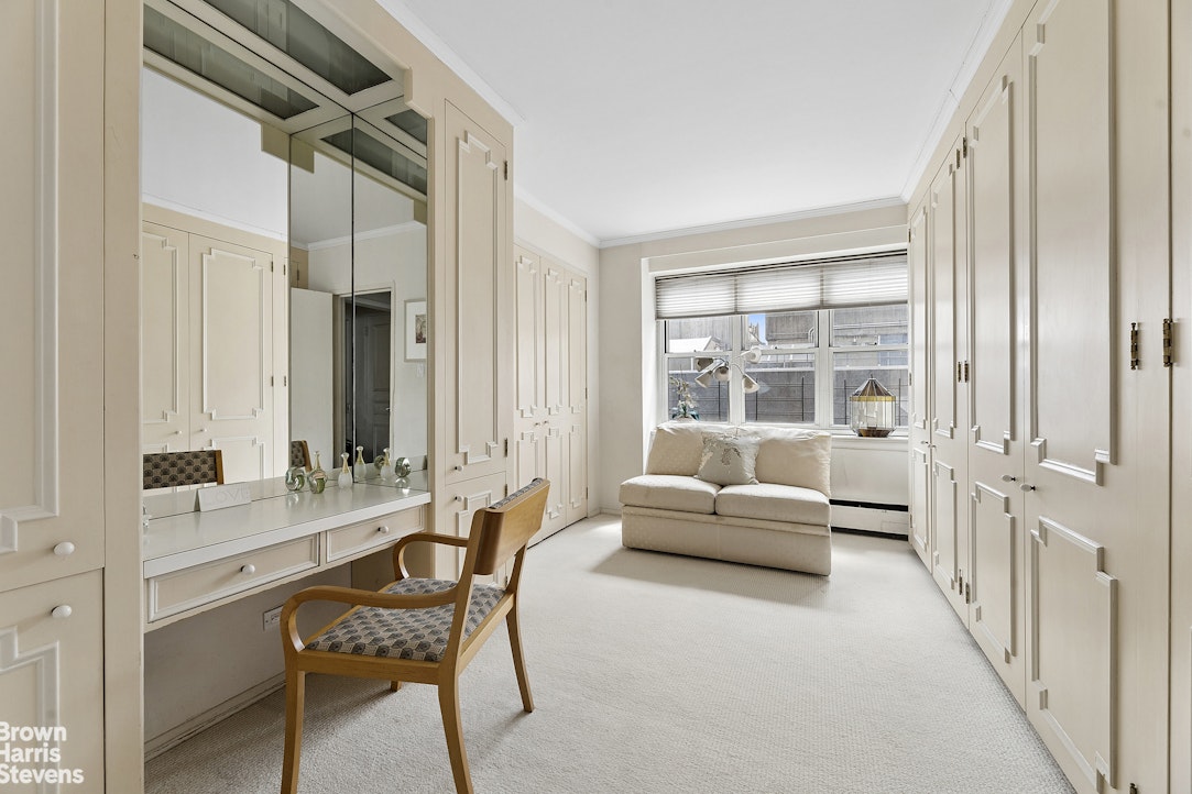 35 East 75th Street, Unit 11AB Manhattan, NY 10021 - Photo 4 of 12