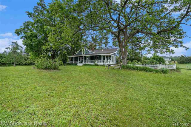 8198 Horton Bay Road Petoskey, MI 49770 - Photo 30 of 43