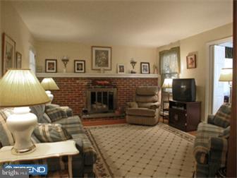 117 Boxwood Road Churchville, PA 18966 - Photo 5 of 12 Family Room
