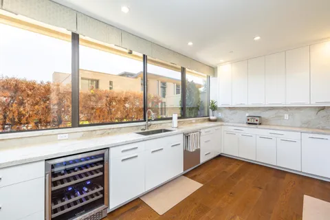 $1,500,000 | 20 West 3rd Avenue, Unit 202, San Mateo, CA 94402