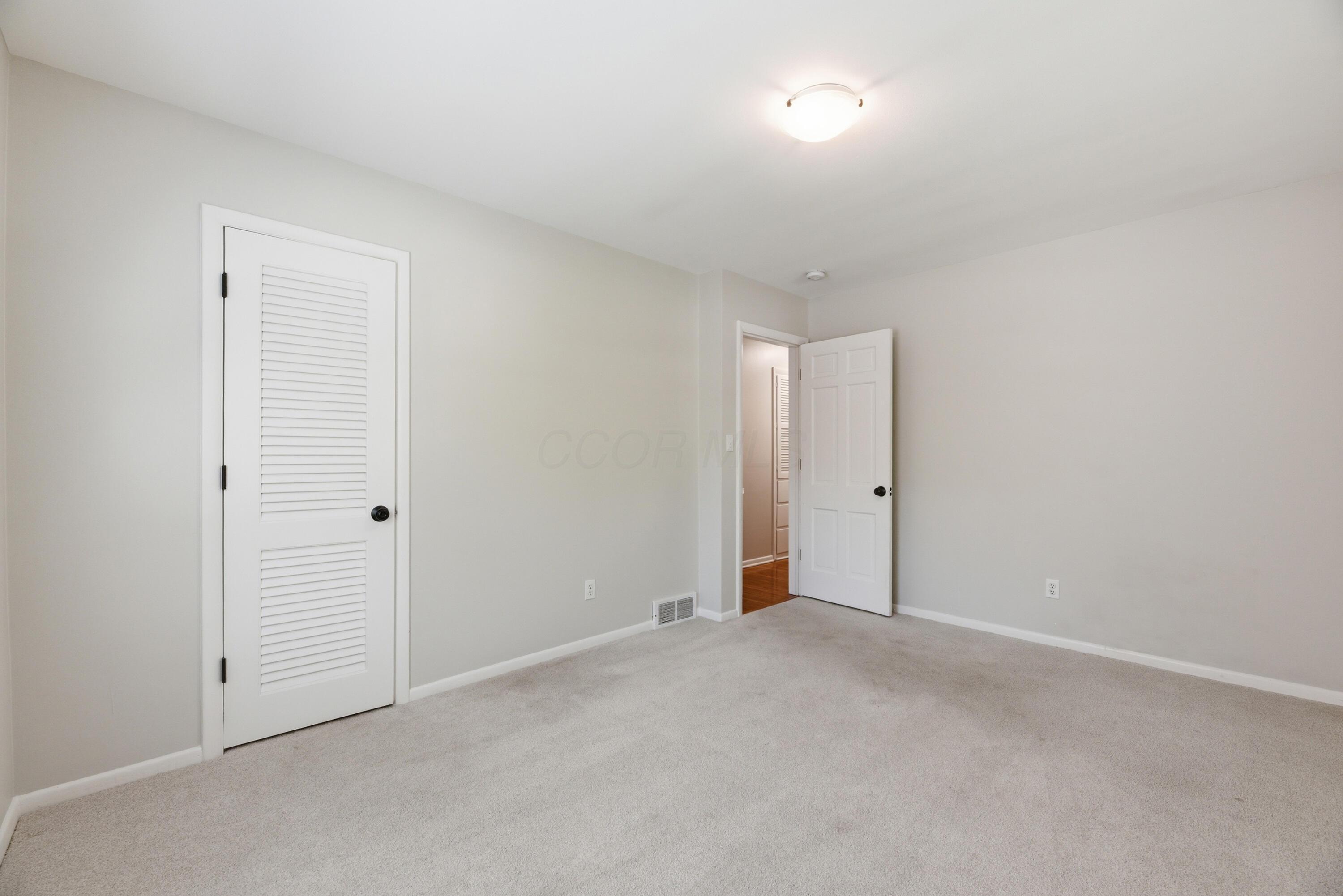 1491 Kirkley Road Columbus, OH 43221 - Photo 25 of 49