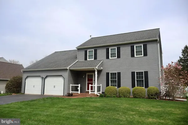 $569,000 | 41 Hemlock Lane, Leola, PA 17540