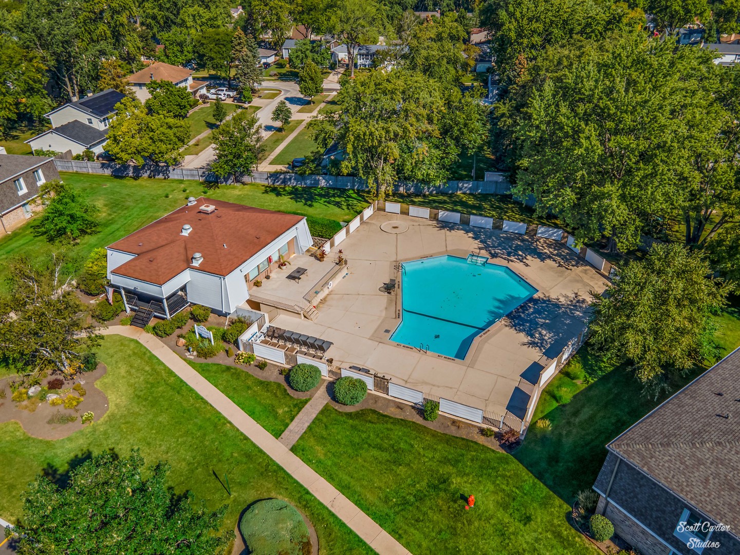 4608 Euclid Avenue, Unit 2B Rolling Meadows, IL 60008 - Photo 14 of 14 an aerial view of a house with a garden