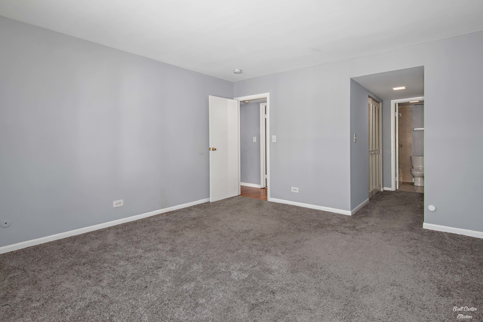 4608 Euclid Avenue, Unit 2B Rolling Meadows, IL 60008 - Photo 10 of 14 a view of an empty room