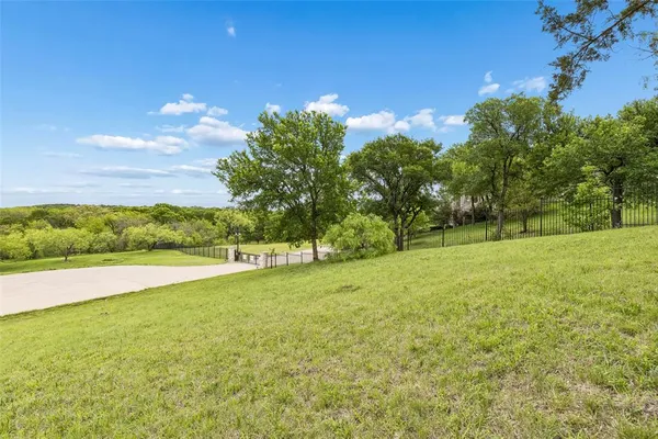 $175,000 | 2466 Creekwood Drive, Cedar Hill, TX 75104