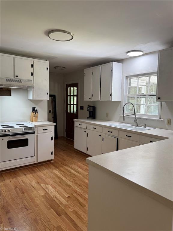 125 James Street Elkin, NC 28621 - Photo 10 of 21 Kitchen