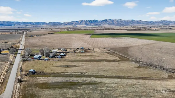 $475,000 | 1044 West Samaria Lane, Malad City, ID 83252