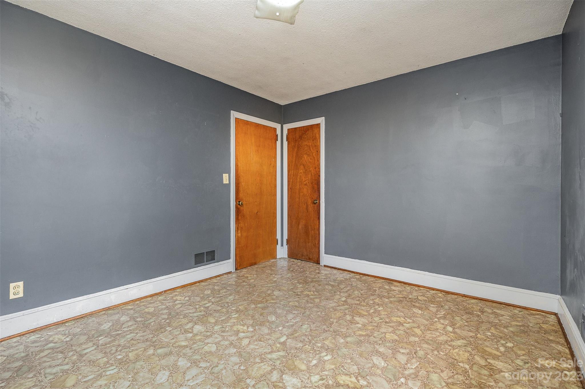 2765 Long Circle Iron Station, NC 28080 - Photo 17 of 26 an empty room with a natural light
