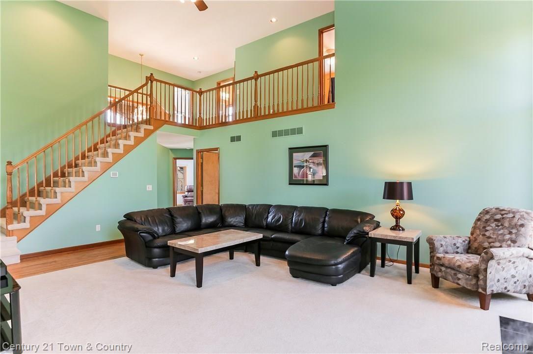 961 River Mist Drive Rochester, MI 48307 - Photo 8 of 56 008-Living_Room-3907895-large.jpg