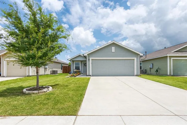 $2,150 | 6104 Darkstar Drive, Forney, TX 75126