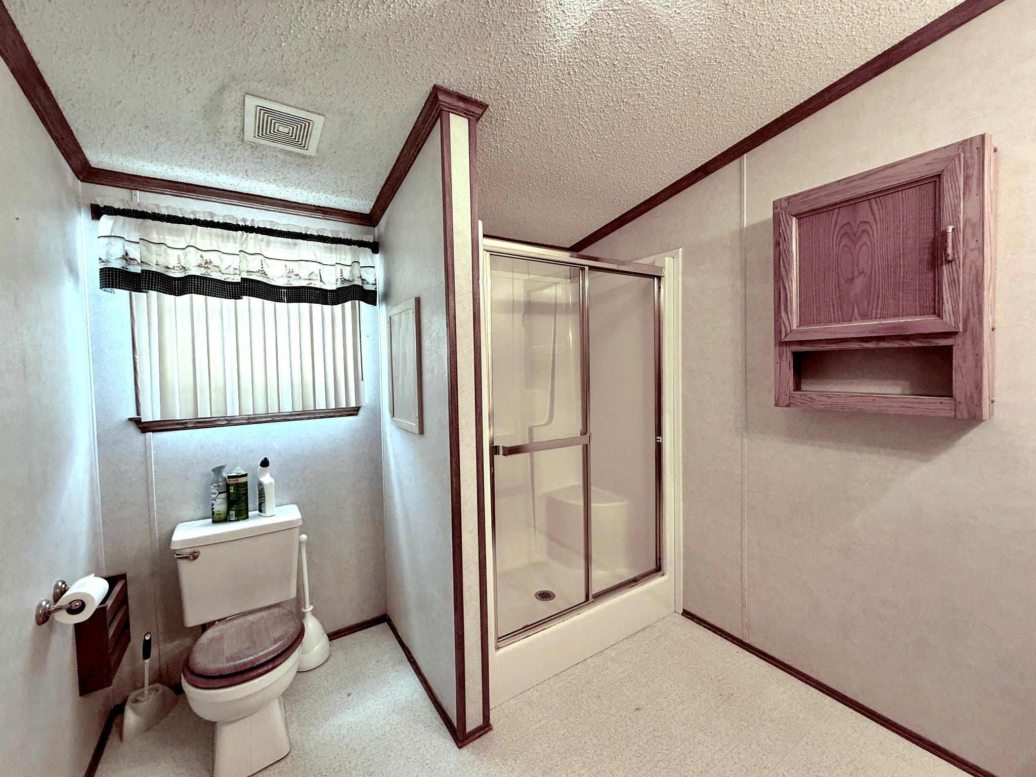 305 Cedar Street Cheboygan, MI 49721 - Photo 10 of 46 Primary Bath