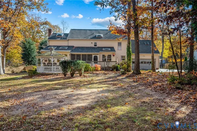 front view of house with a yard