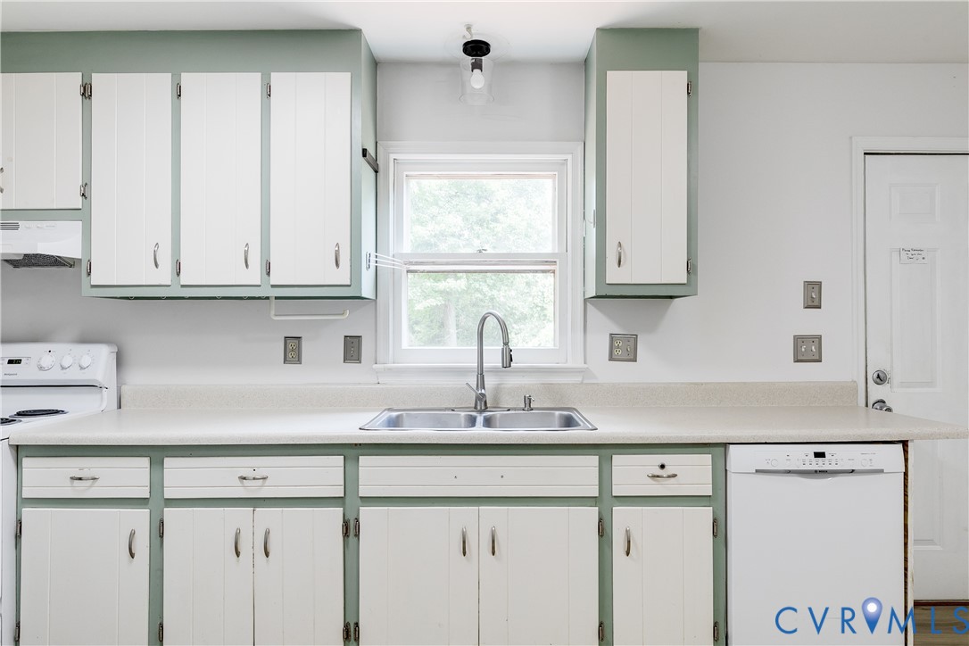 8512 Boones Trail Road Chesterfield, VA 23832 - Photo 12 of 37