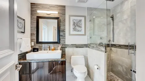 $4,495,950 | 2593 Southeast 9th Street, Pompano Beach, FL 33062