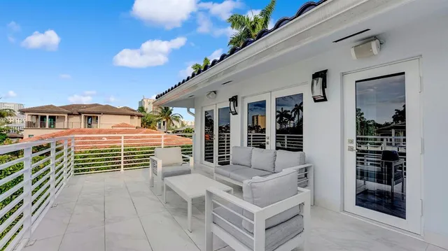 $4,495,950 | 2593 Southeast 9th Street, Pompano Beach, FL 33062