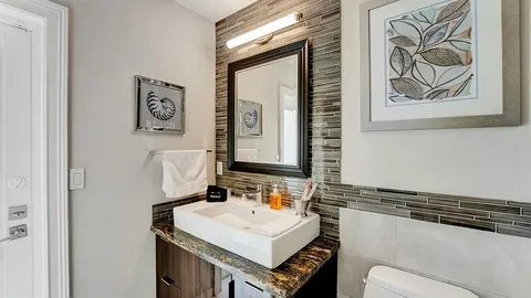 $4,495,950 | 2593 Southeast 9th Street, Pompano Beach, FL 33062