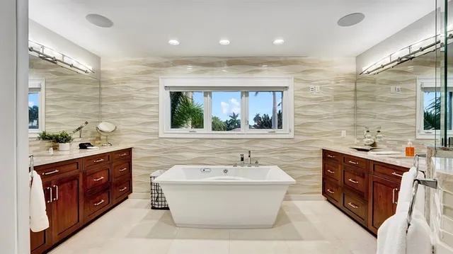 $4,495,950 | 2593 Southeast 9th Street, Pompano Beach, FL 33062