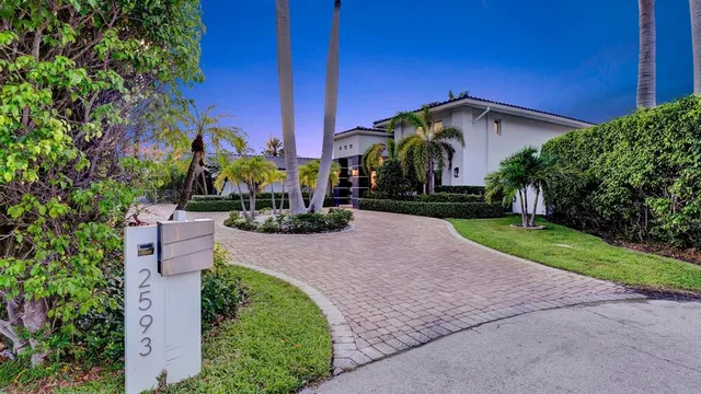 $4,495,950 | 2593 Southeast 9th Street, Pompano Beach, FL 33062