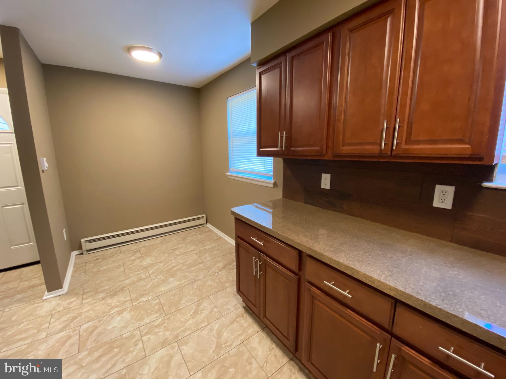 14 Kings Road Sicklerville, NJ 08081 - Photo 4 of 10