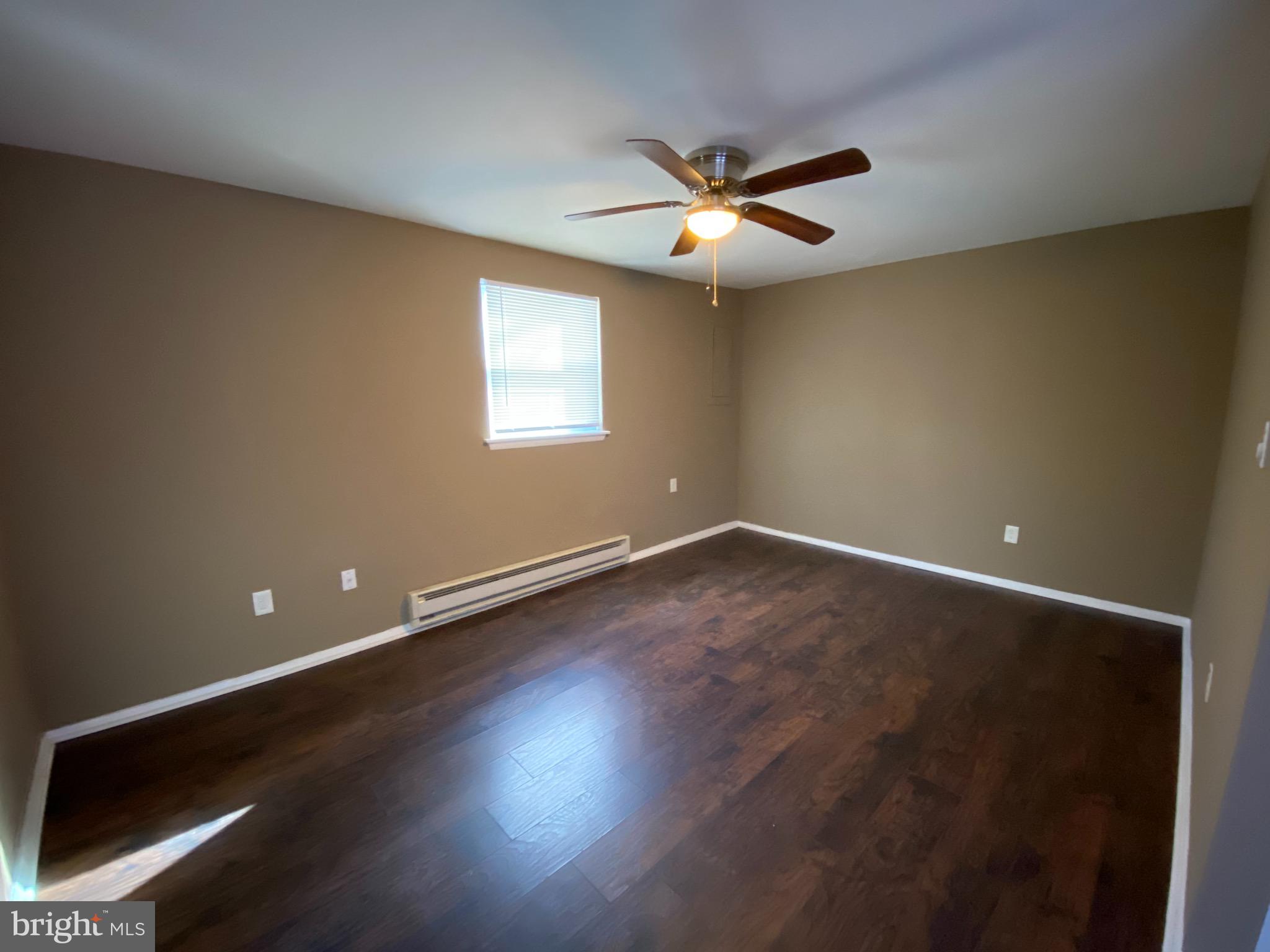14 Kings Road Sicklerville, NJ 08081 - Photo 5 of 10