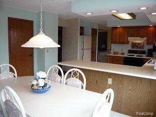 9745 Ellis Road Clarkston, MI 48348 - Photo 8 of 16 P1020163RC