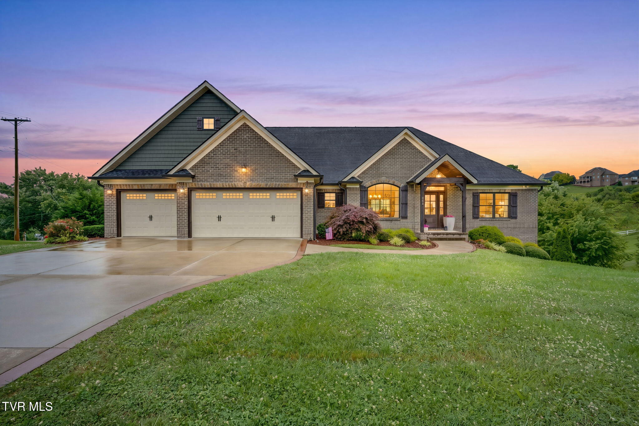 121 Sunset Ridge Boulevard Johnson City, TN 37615 - Photo 1 of 70 001a