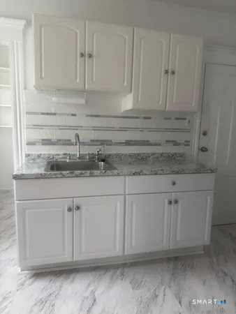 $2,200 | 831-833 William Street, Unit 3, Bridgeport, CT 06608