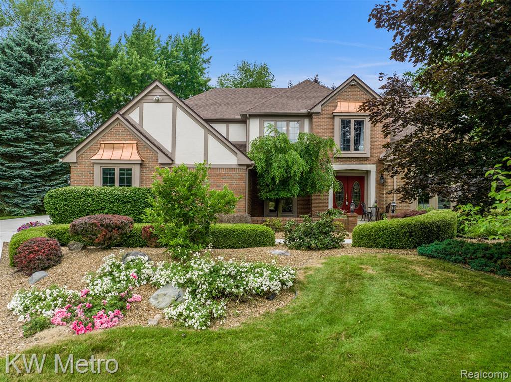 1372 Sherborn Court Rochester Hills, MI 48306 - Photo 37 of 48